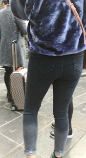 紧身黑牛大PP少妇