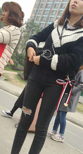 超紧身黑牛美女前后摄