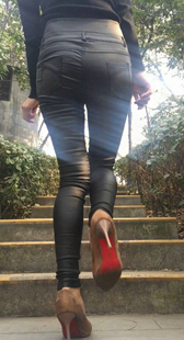 模拍小静第二季性感皮裤宽大臀紧内痕S级大美女