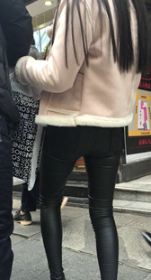 街拍包臀皮裤少妇