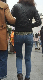 街拍蓝牛超深沟开发多