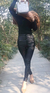 模拍小静第七季性感皮裤宽大臀紧内痕S级大美女