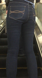 紧身蓝牛翘臀上电梯