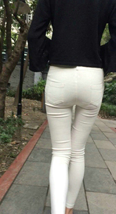 模拍小倩第四季白裤大宽臀