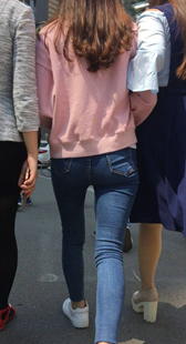 街拍紧牛少妇开发多