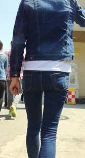 街拍紧牛套装小少妇