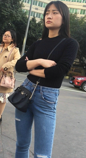 翘臀蓝牛少妇很会扭