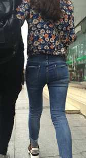 街拍牛仔宽臀熟女视频