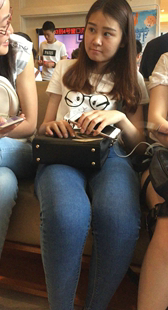 候车室紧身蓝牛少妇第二季