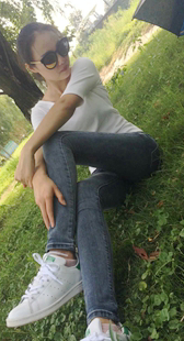 模拍小艳第二季紧身灰牛宽大臀