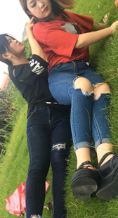 模拍小兰小琴第十三季紧身牛仔