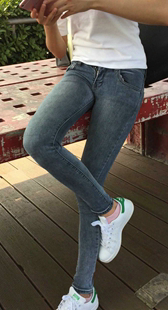 模拍小艳第七季紧身灰牛宽大臀