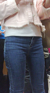 地铁肥臀肥三角美女