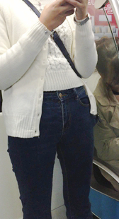 地铁包臀牛仔金三角少女