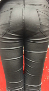 模拍小燕第六季紧身包臀皮裤