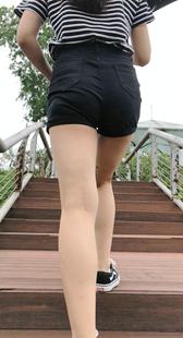 4K模拍小雯第二季牛仔短裤大宽臀长发大学妹