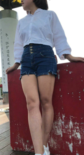 模拍小萌第七季牛仔短裤前后特写