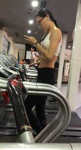 健身房瑜伽裤大屁股少妇