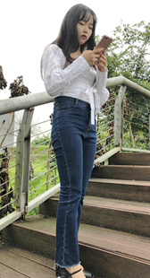 4K模拍小青第六季翘臀黑牛黑唇长发美女