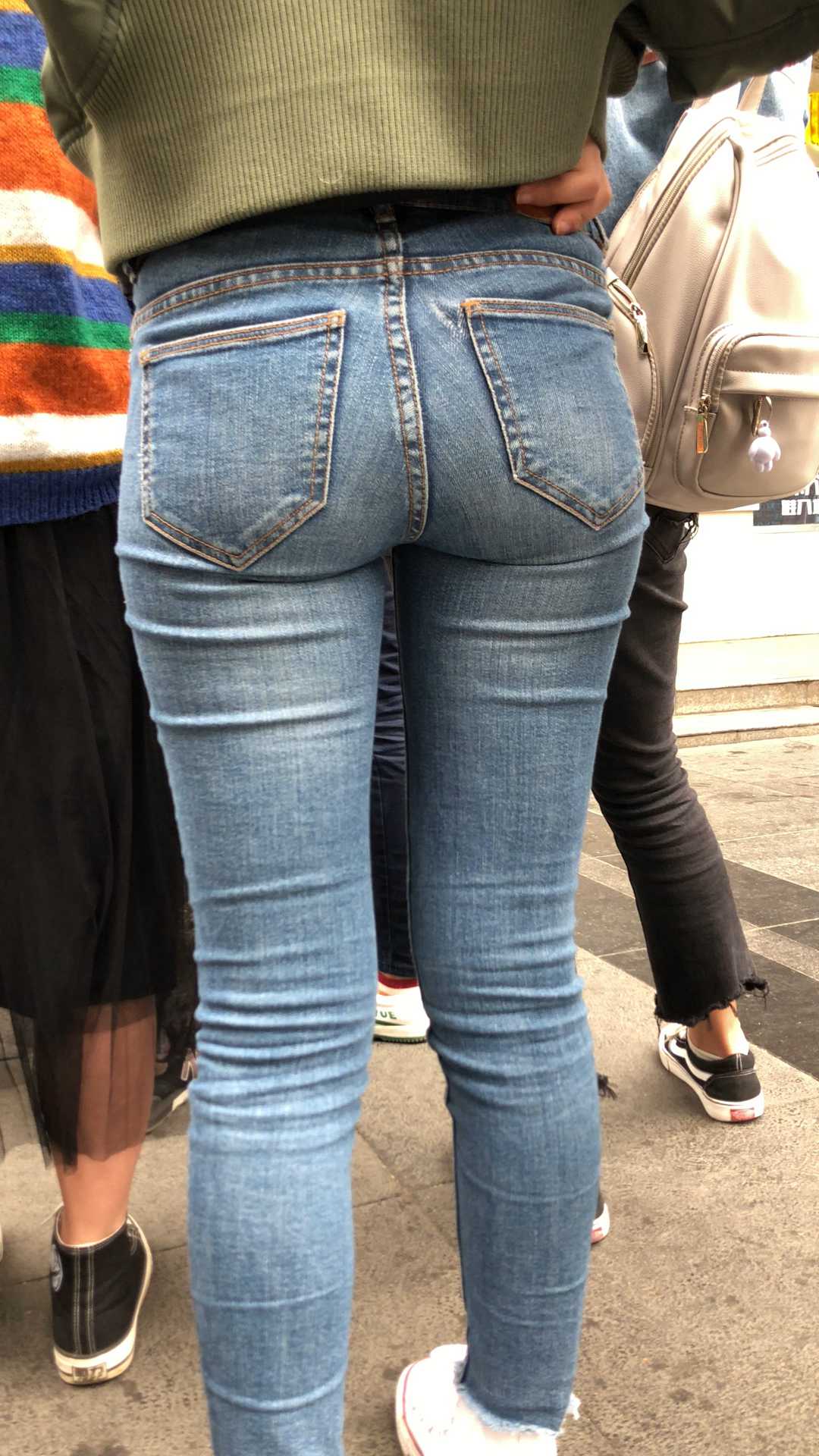 性感苹果臀蓝牛深沟小妹