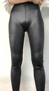 4K模拍小捷第七季皮裤紧臀紧内痕金三角