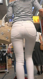 蛇腰翘臀长发美女真能妞