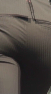 大屁股西裤制服少妇