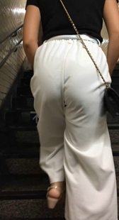 白裤饱满圆润翘臀少妇