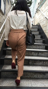 咖啡布裤臀部感觉真柔软