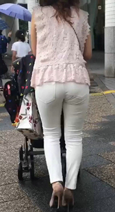 性感高跟白裤透内痕少妇