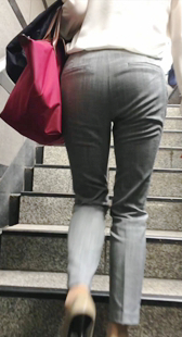 4名浮出尻肉お姉