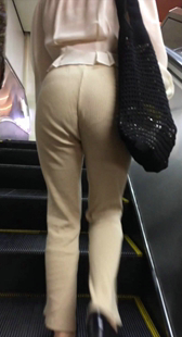 黄西裤少妇战斗力强