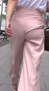 粉色阔脚裤尖线尻肉