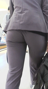 極みのパンツスーツ肉尻OL