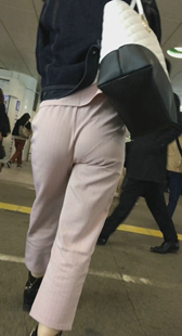 激しいパンティライン編