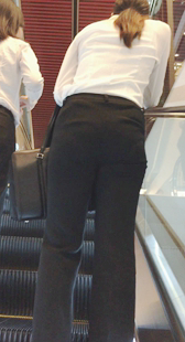 就活女子二人組パンツスーツ