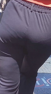 街撮り巨尻揺れる尻肉