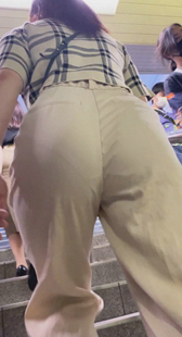 後ろ姿巨尻迫力３人