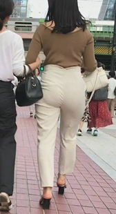 なので裸に見着衣大尻様