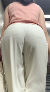 夏のセ奥様の食密着桃尻