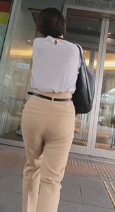 裸連想ルエットOLの尻