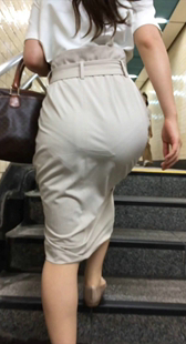 包臀白裙紧内痕长发美女