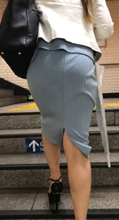 高跟后开叉贴臀裙少妇