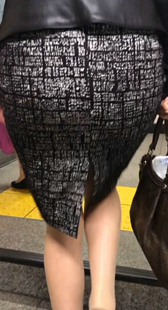 包臀黑裙少妇口味有点重