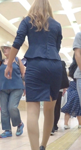 黑色制服翘臀OL美女