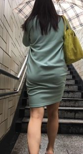 3人迷人的姐姐的屁股