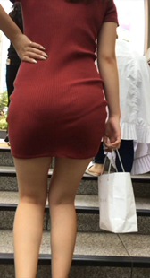 2人及膝的紧身连衣裙屁股