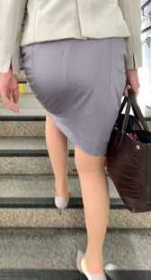 你喜欢你美丽的妹妹吗