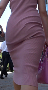 大臀部迷人的好身材姐姐