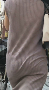 ニットワンピな着衣お尻マッツリ密着